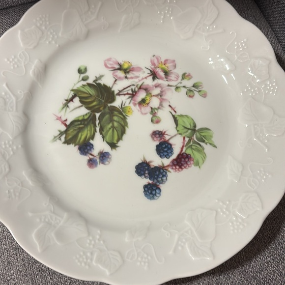 Vintage Dansk x Lierre Sauvage Limoges Set of 4 Embossed Porcelain Plates - Picture 3 of 11